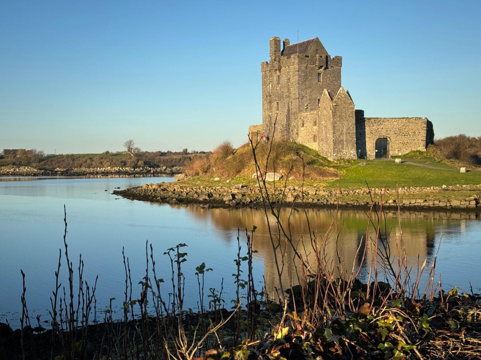 Burren Court Holiday Homes Баллівон Екстер'єр фото