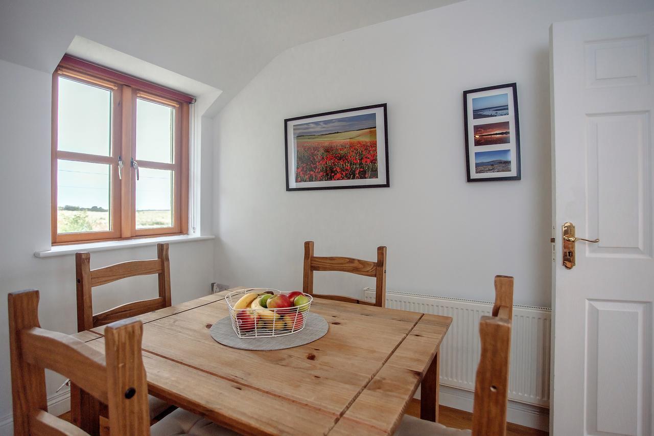 Burren Court Holiday Homes Баллівон Екстер'єр фото