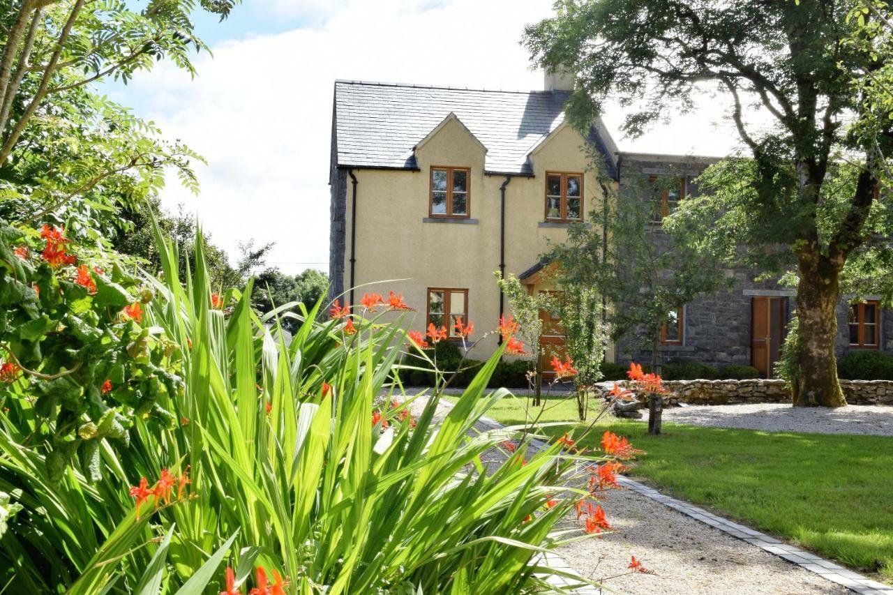 Burren Court Holiday Homes Баллівон Екстер'єр фото