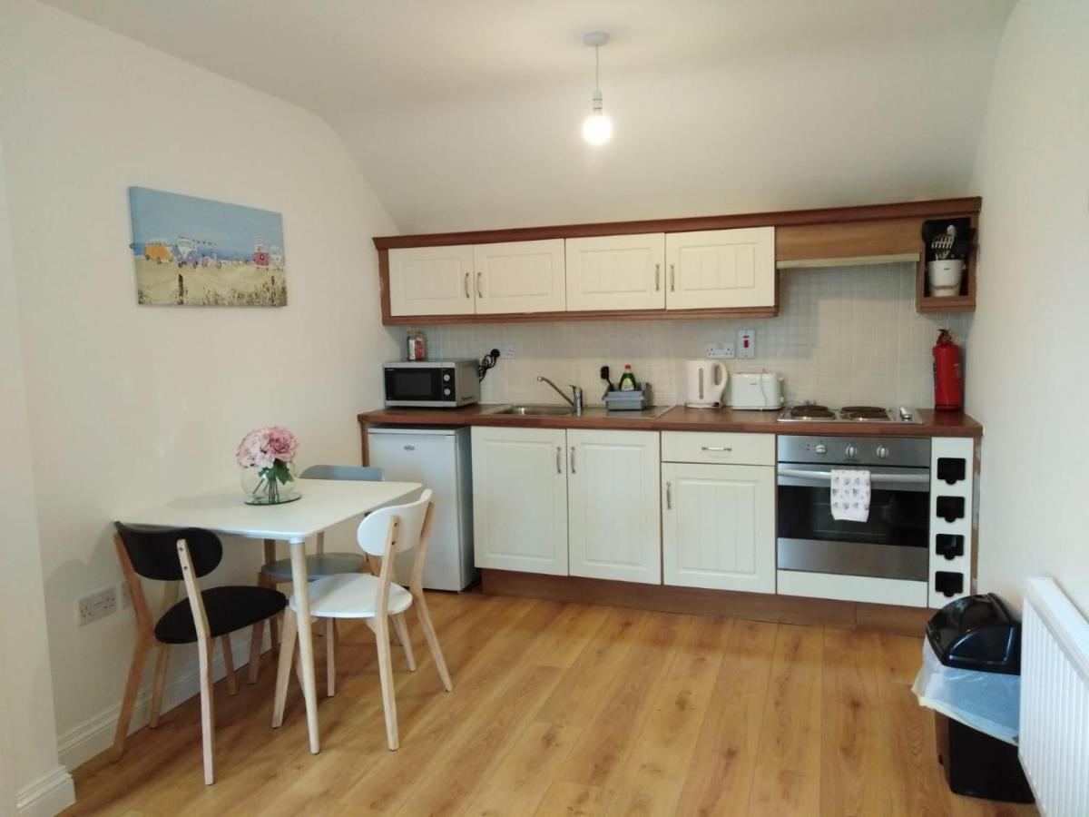 Burren Court Holiday Homes Баллівон Екстер'єр фото